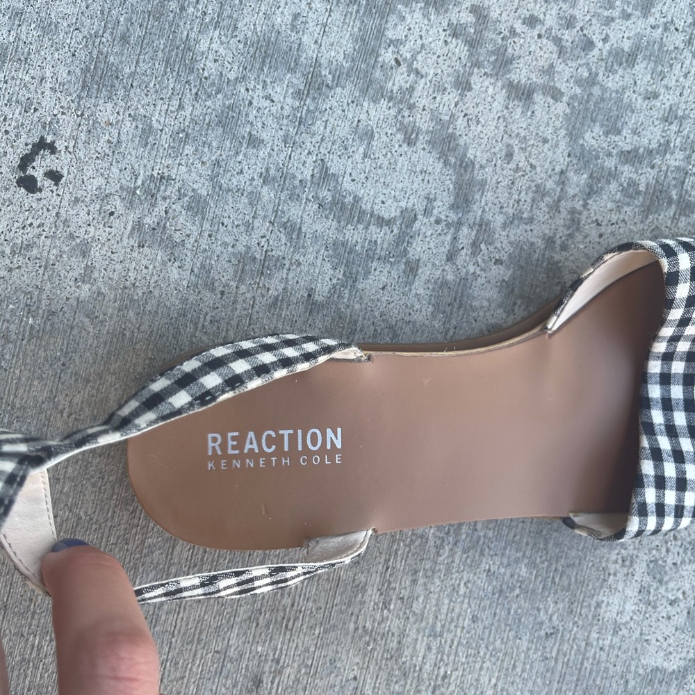 KENNETH COLE Checkered Sandals - Picture 4 of 4